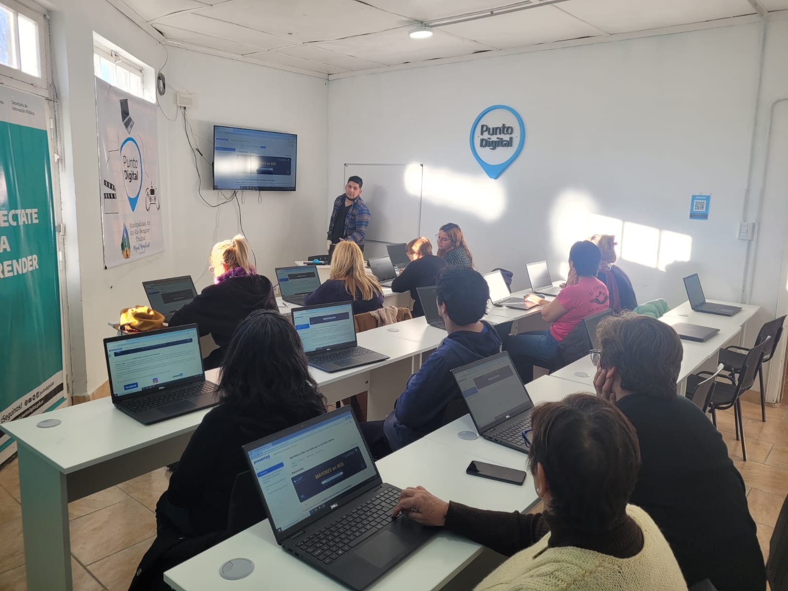 Curso de  MAYORES EN RED: UNA GUÍA PARA LA CULTURA DIGITAL